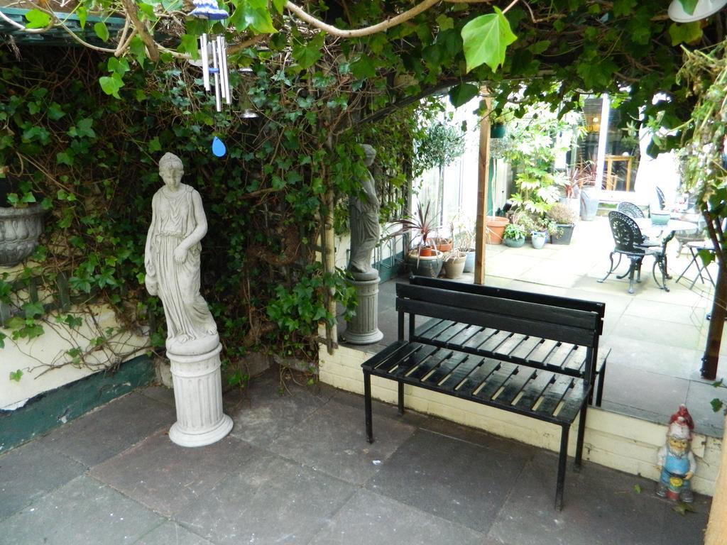 Abbey Court Guest House カーライル エクステリア 写真