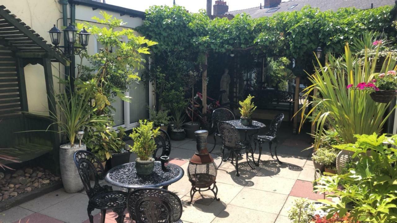 Abbey Court Guest House カーライル エクステリア 写真
